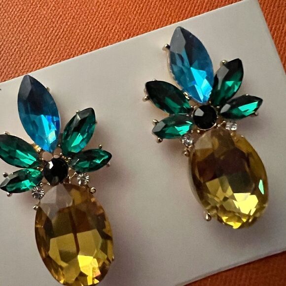 🍍 Stunning pineapple stud earrings 🍍 - Picture 3 of 6